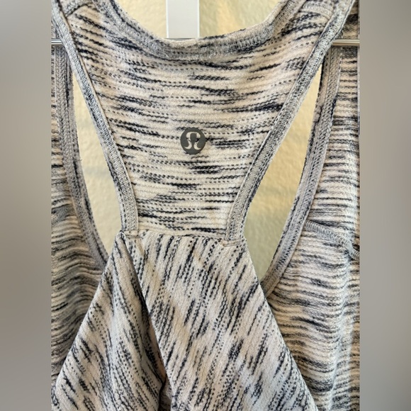 Lululemon Essential Tank in Tiger Space Dye Black White - Size 6 - Picture 8 of 9
